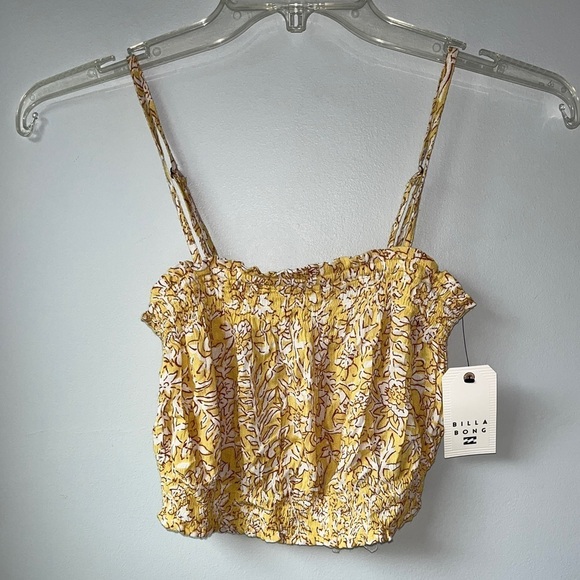 🏷️ 2/$20 Billabong Cropped Smocked Yellow Floral Top - Picture 2 of 5